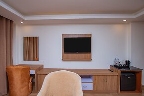 Hotel Pokhara Village & SPA