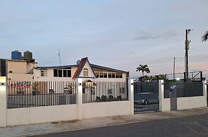 Express Inn Panama International Airport Hostel