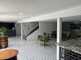 Express Inn Panama International Airport Hostel