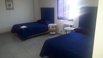 Express Inn Panama International Airport Hostel