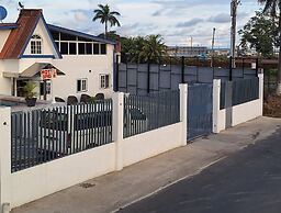 Express Inn Panama International Airport Hostel