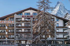 Swiss Alpine Hotel Allalin
