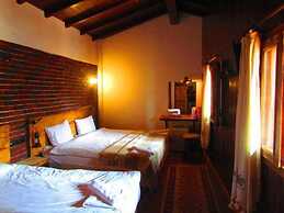 Amazon Petite Palace