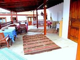 Amazon Petite Palace