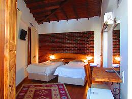 Amazon Petite Palace