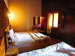 Amazon Petite Palace