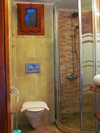 Amazon Petite Palace