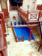 Amazon Petite Palace