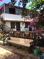 Amazon Petite Palace