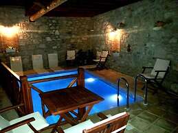 Amazon Petite Palace