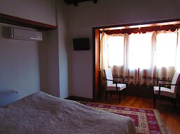 Amazon Petite Palace