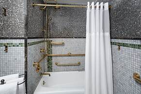 Le Meridien New York, Central Park by Marriott