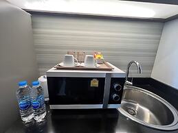 Crystal Suites Suvarnabhumi Airport