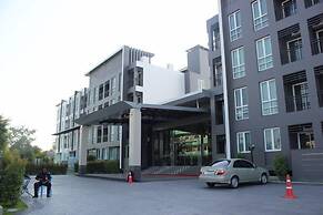 Crystal Suites Suvarnabhumi Airport