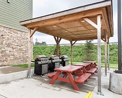 Suburban Studios Triadelphia - Wheeling at The Highlands