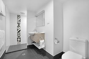 Gladstone Reef Hotel Motel