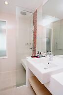 SLEEP WITH ME HOTEL design hotel @ patong