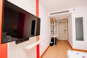 SLEEP WITH ME HOTEL design hotel @ patong