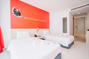 SLEEP WITH ME HOTEL design hotel @ patong