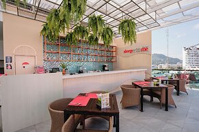 SLEEP WITH ME HOTEL design hotel @ patong