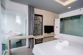 SLEEP WITH ME HOTEL design hotel @ patong