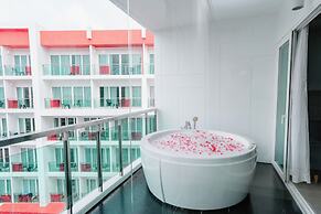 SLEEP WITH ME HOTEL design hotel @ patong
