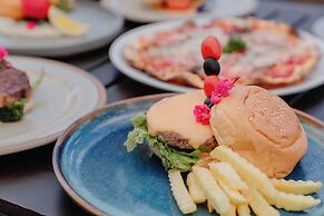 SLEEP WITH ME HOTEL design hotel @ patong