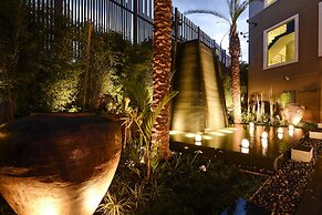 Sankara Nairobi, Autograph Collection