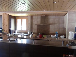 Chalet Suisse
