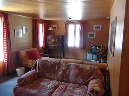 Chalet Suisse