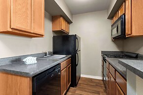 Eagle's Den Suites Kenedy a Travelodge by Wyndham