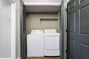 Eagle's Den Suites Kenedy a Travelodge by Wyndham