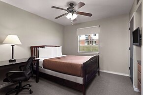 Eagle's Den Suites Kenedy a Travelodge by Wyndham