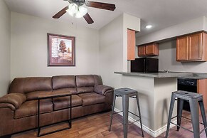 Eagle's Den Suites Kenedy a Travelodge by Wyndham