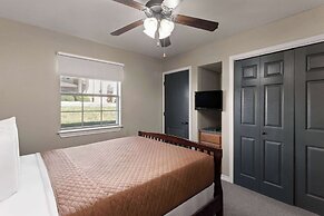 Eagle's Den Suites Kenedy a Travelodge by Wyndham