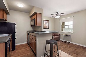 Eagle's Den Suites Kenedy a Travelodge by Wyndham