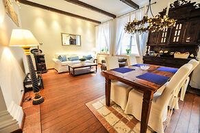 Castle Square Apartment