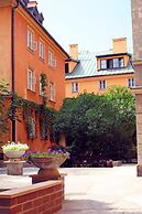 Castle Square Apartment