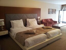 Gravis Suites