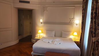 Corinne Art & Boutique Hotel