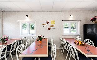 Niagara Parkway Court Motel