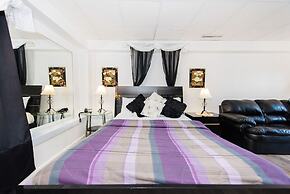 Niagara Parkway Court Motel