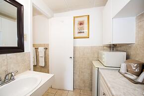 Niagara Parkway Court Motel