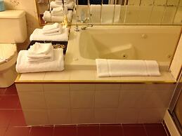 Niagara Parkway Court Motel