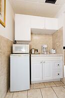 Niagara Parkway Court Motel