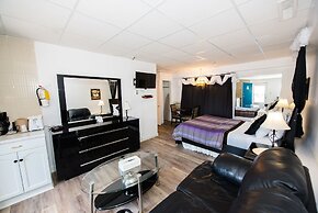 Niagara Parkway Court Motel