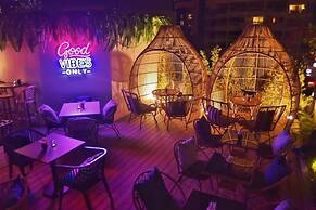 Pattaya Sea View Hotel