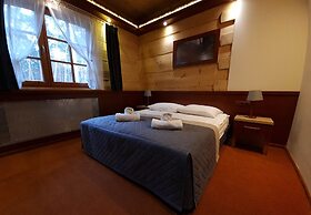Hotel 365