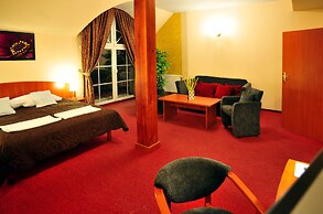 Zlote Deby Hotel