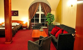 Zlote Deby Hotel